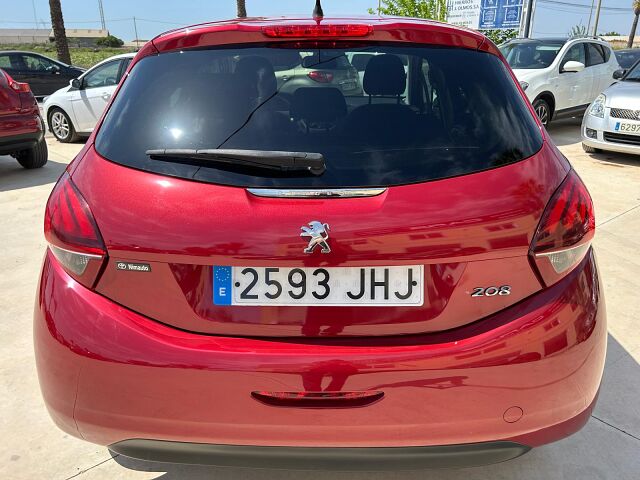 PEUGEOT 208 ALLURE 1.2 E-THP AUTO SPANISH LHD IN SPAIN 82000 MILES SUPERB 2015
